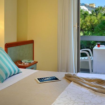 Hotel Riviera B&B Misano Adriatico Luaran gambar