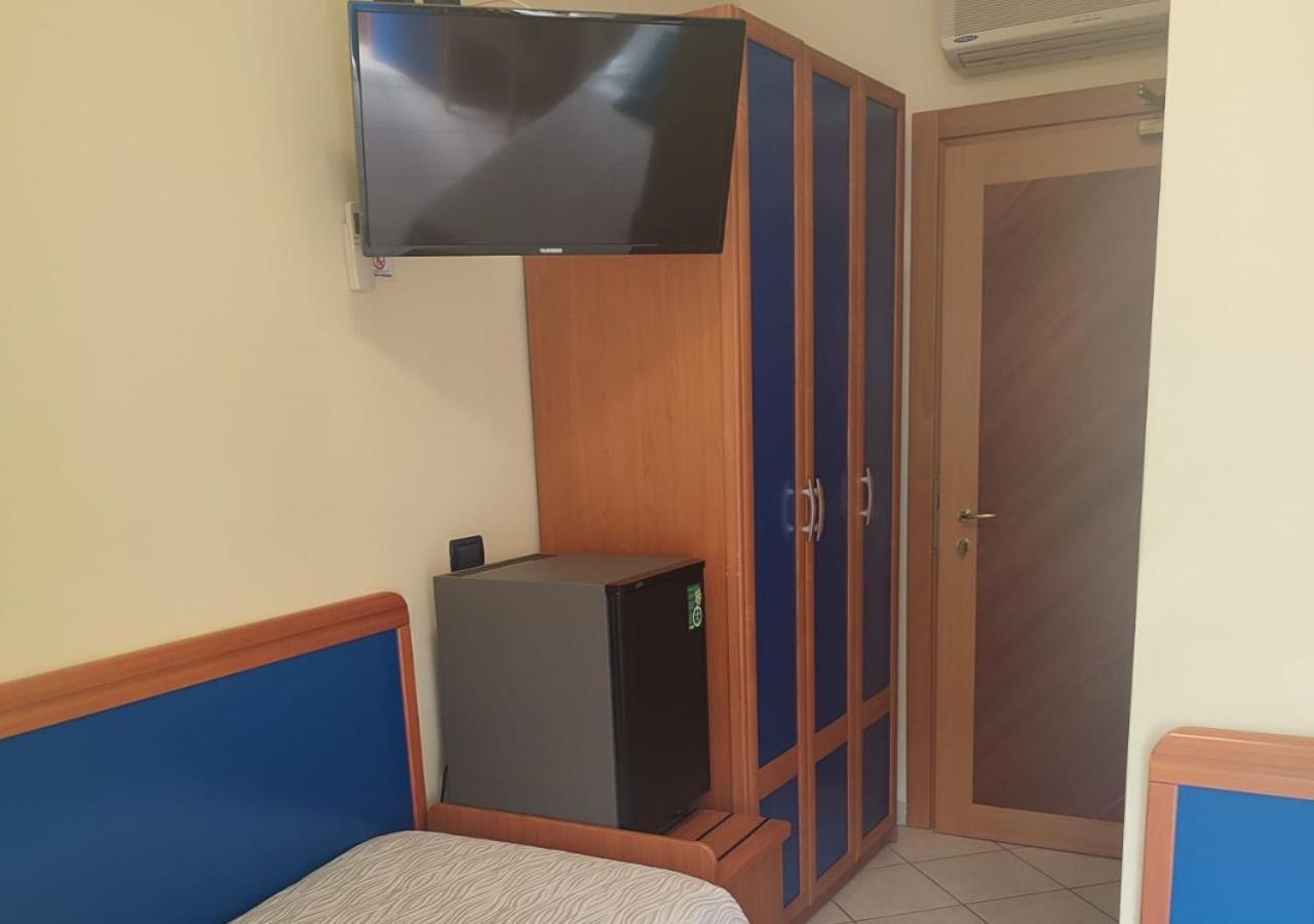 Hotel Riviera B&B Misano Adriatico Luaran gambar