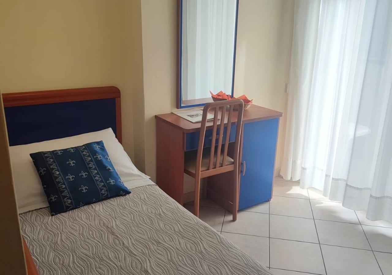 Hotel Riviera B&B Misano Adriatico Luaran gambar